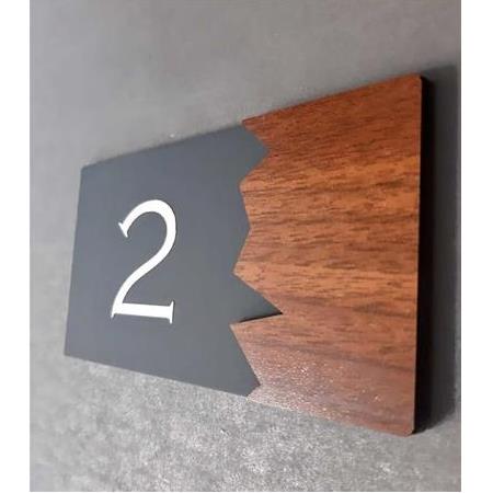 Wooden Serisi Pleksi Kapı Numarası SM-WSKN33